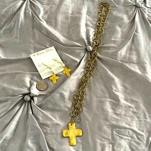 Earrings and necklace gold